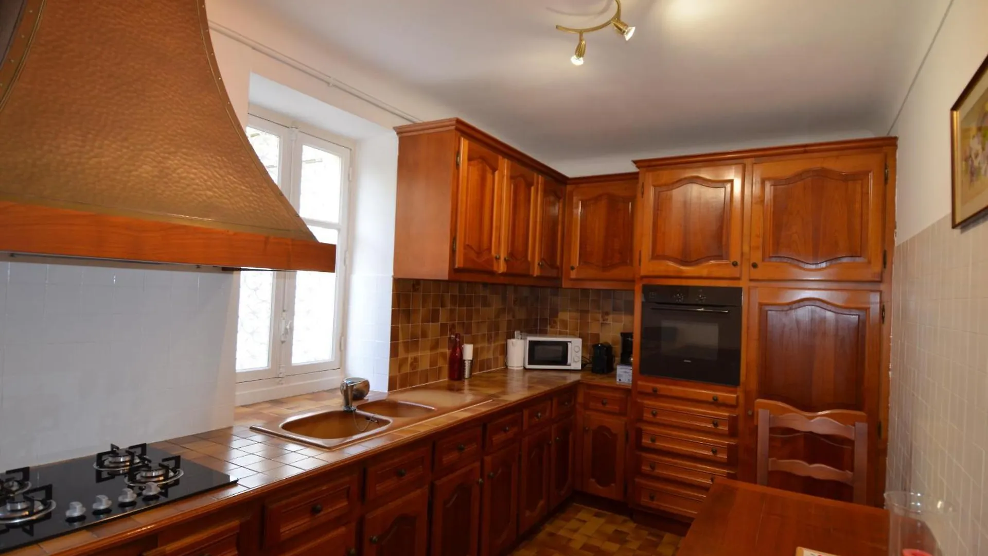 Parc Louisa - Appartement D'Epoque Avec Jardin Et Parking 4 Personnes Le Port De Nice 0*,  France
