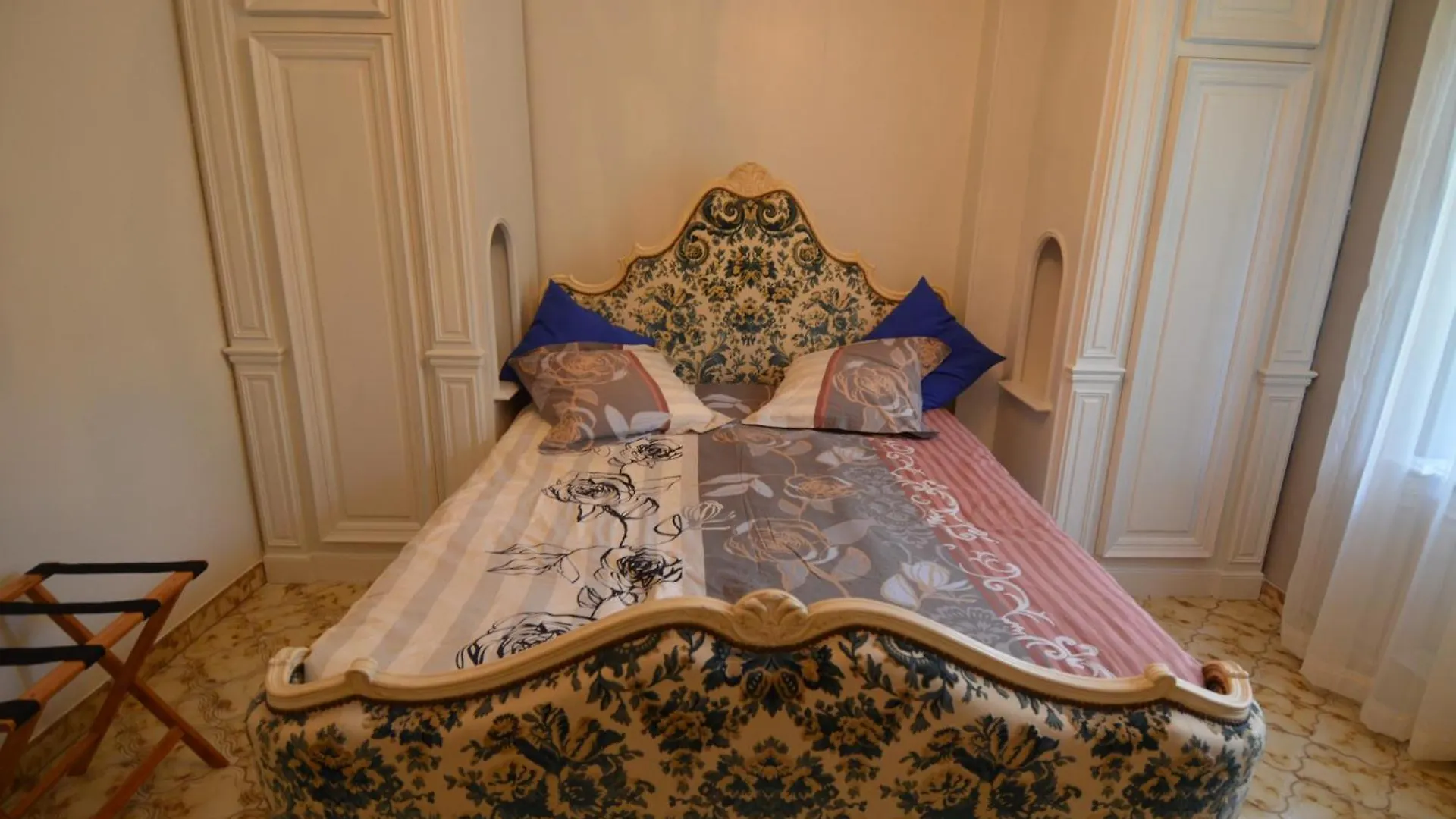 Apartment Parc Louisa - Appartement D'Epoque Avec Jardin Et Parking 4 Personnes Le Port De Nice