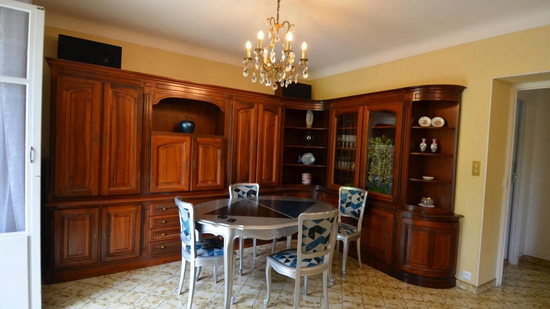Parc Louisa - Appartement D'Epoque Avec Jardin Et Parking 4 Personnes Le Port De Nice Apartment