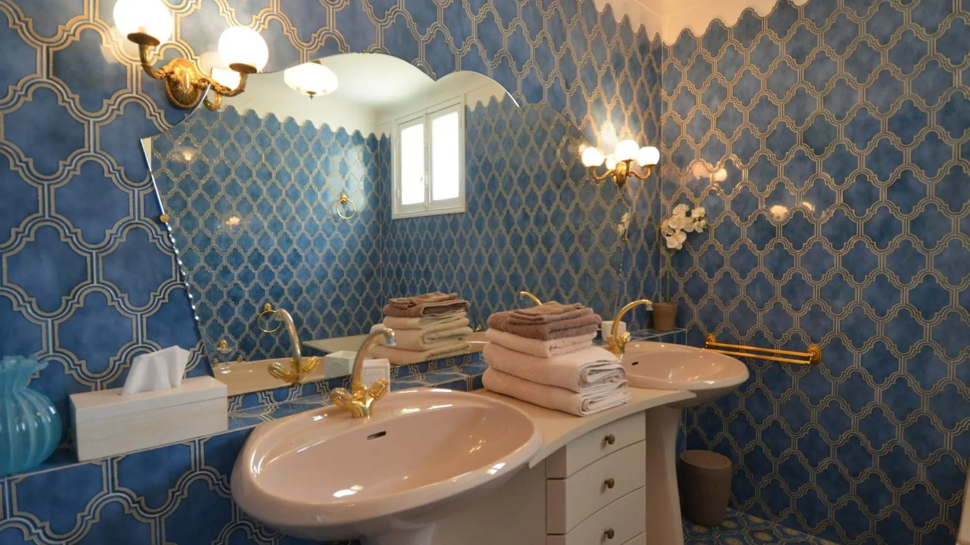 Parc Louisa - Appartement D'Epoque Avec Jardin Et Parking 4 Personnes Le Port De Nice