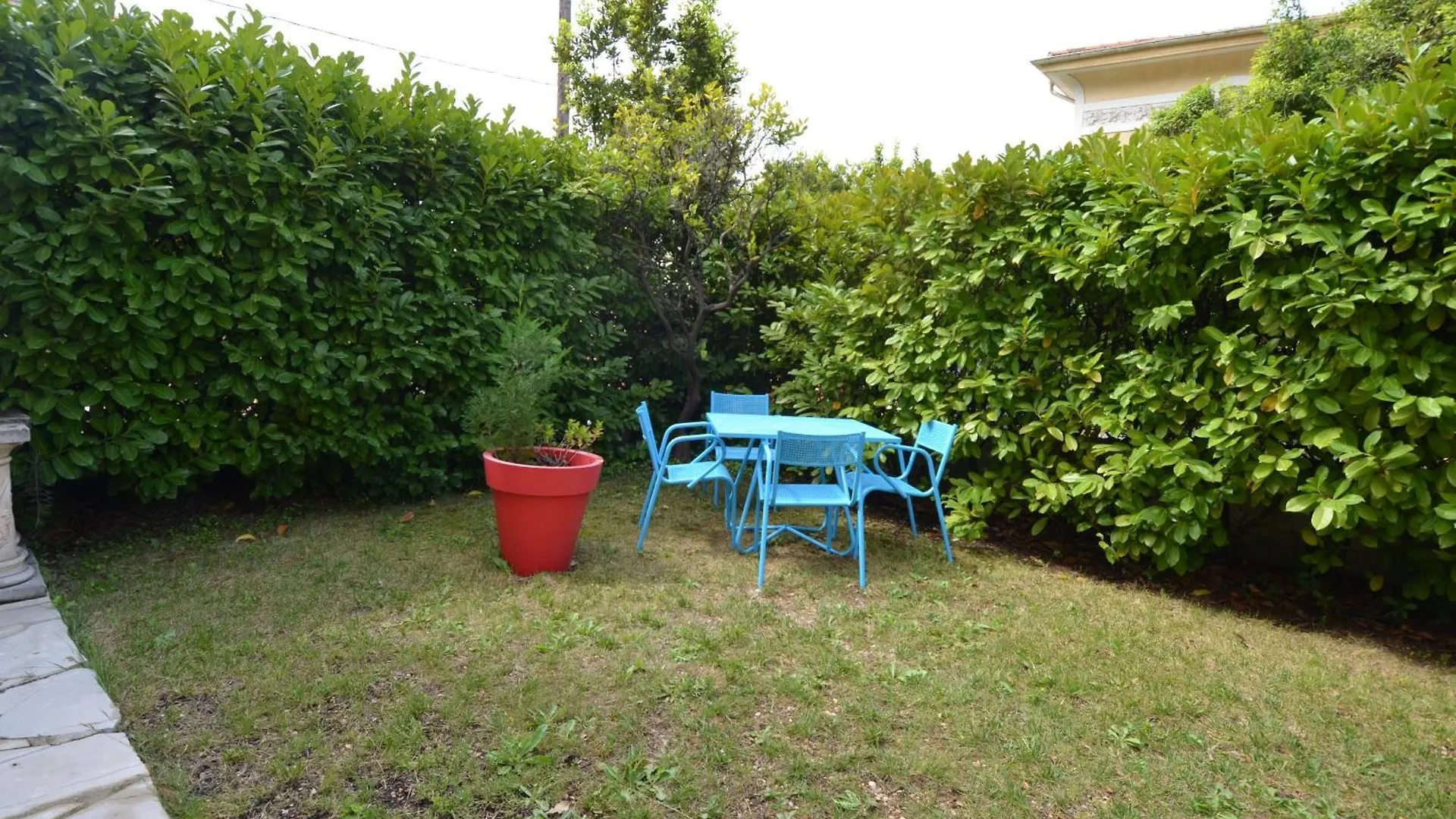 Parc Louisa - Appartement D'Epoque Avec Jardin Et Parking 4 Personnes Le Port De Nice