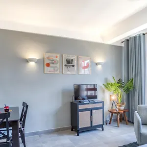L12 Port Window 1bedroom Wifi 5mins & Nice's Cap Nice